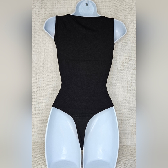 NWT Mono B Women's Ribbed Square Neck High-Cut Thong Body Suit Black Size L - Picture 2 of 9